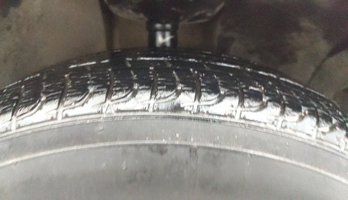 2013 Renault Duster 85 PS RXL DIESEL, Diesel, Manual, 1,07,600 km, Right Front Tyre Tread