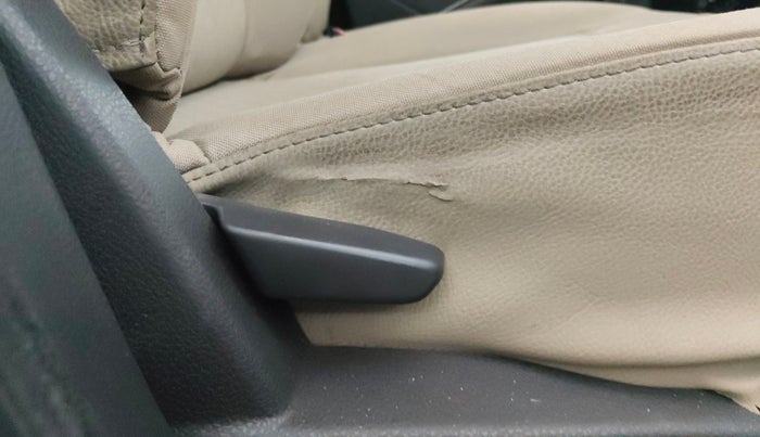 2013 Renault Duster 85 PS RXL DIESEL, Diesel, Manual, 1,07,600 km, Driver Side Adjustment Panel