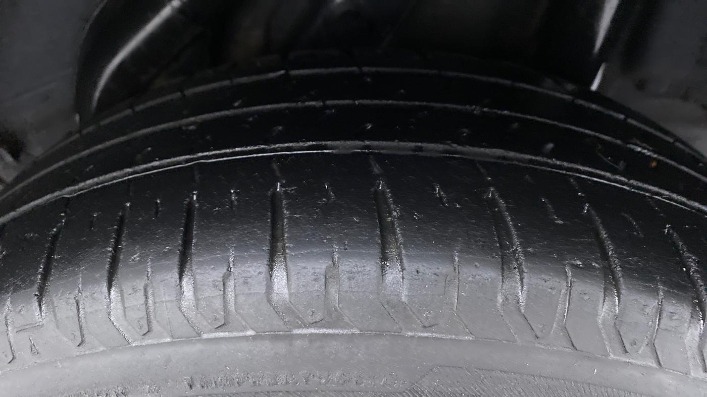2020 Hyundai Verna SX (O) TURBO GDI AT, Petrol, Automatic, 32,205 km, Left Rear Tyre Tread