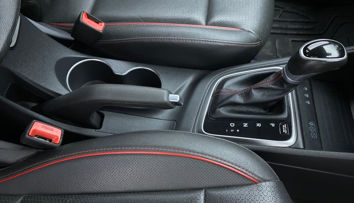 2020 Hyundai Verna SX (O) TURBO GDI AT, Petrol, Automatic, 32,205 km, Gear Lever