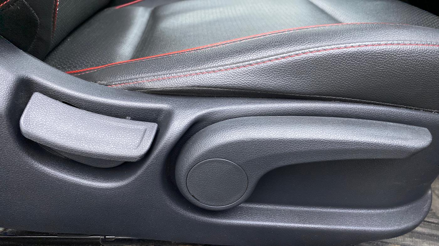 2020 Hyundai Verna SX (O) TURBO GDI AT, Petrol, Automatic, 32,205 km, Driver Side Adjustment Panel