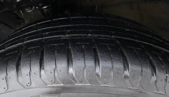 2020 Hyundai Verna SX (O) TURBO GDI AT, Petrol, Automatic, 32,205 km, Left Front Tyre Tread