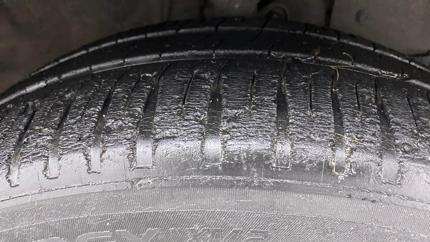 2012 Honda City 1.5L I-VTEC V MT, Petrol, Manual, 1,18,753 km, Right Front Tyre Tread