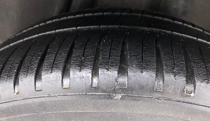 2012 Honda City 1.5L I-VTEC V MT, Petrol, Manual, 1,18,753 km, Left Rear Tyre Tread