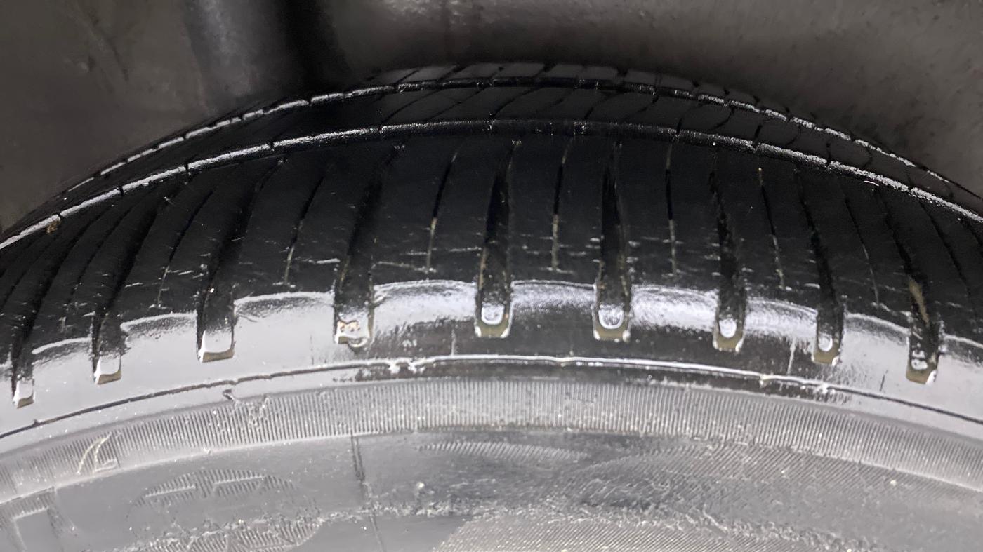 2012 Honda City 1.5L I-VTEC V MT, Petrol, Manual, 1,18,753 km, Right Rear Tyre Tread