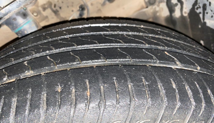 2022 Maruti BREZZA ZXI SMART HYBRID , Petrol, Manual, 77,810 km, Right Front Tyre Tread