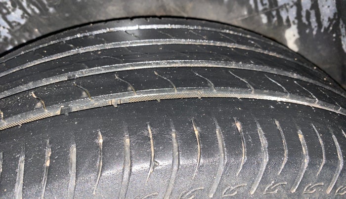 2022 Maruti BREZZA ZXI SMART HYBRID , Petrol, Manual, 77,810 km, Right Rear Tyre Tread