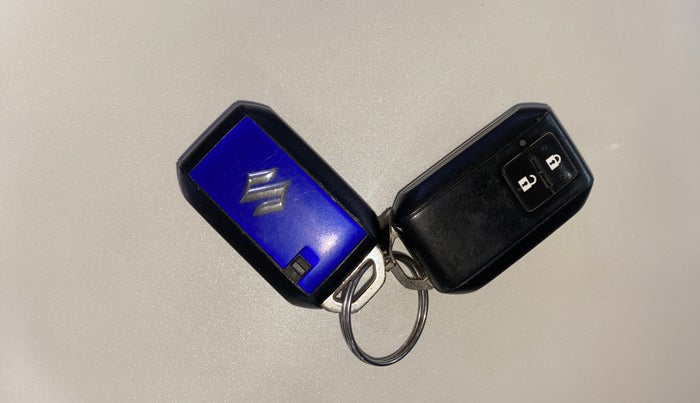 2022 Maruti BREZZA ZXI SMART HYBRID , Petrol, Manual, 77,810 km, Key Close Up