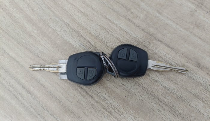 2016 Maruti Swift LXI, Petrol, Manual, 1,45,330 km, Key Close Up