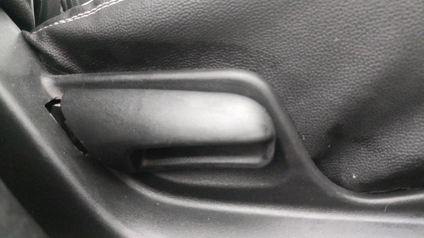 2016 Maruti Swift LXI, Petrol, Manual, 1,45,376 km, Driver Side Adjustment Panel