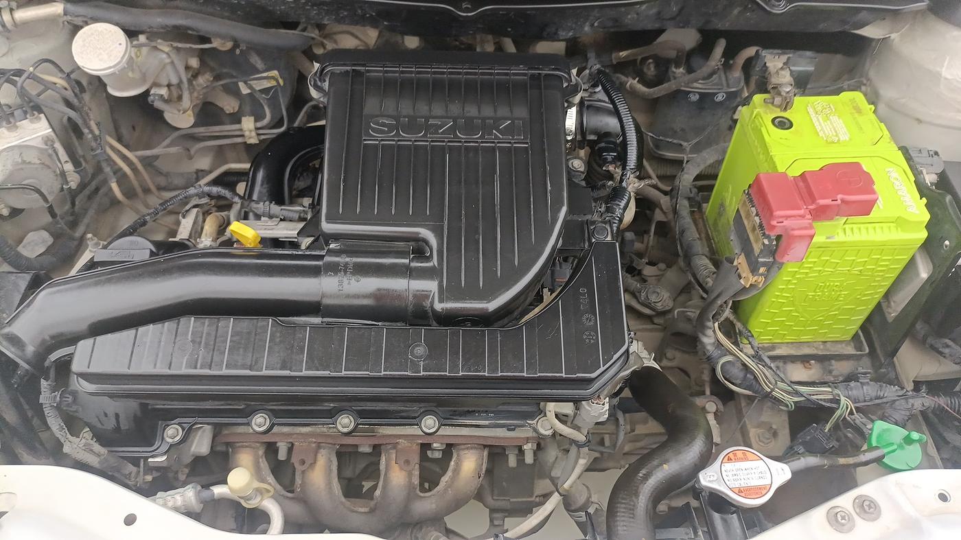 2016 Maruti Swift LXI, Petrol, Manual, 1,45,376 km, Engine View