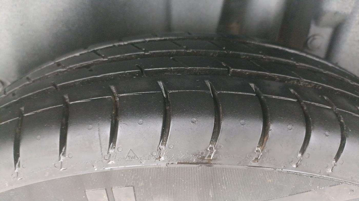 2016 Maruti Swift LXI, Petrol, Manual, 1,45,376 km, Left Rear Tyre Tread