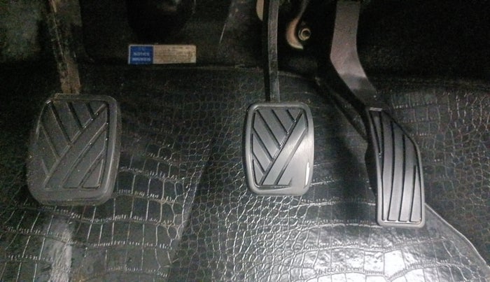 2016 Maruti Swift LXI, Petrol, Manual, 1,45,330 km, Pedals