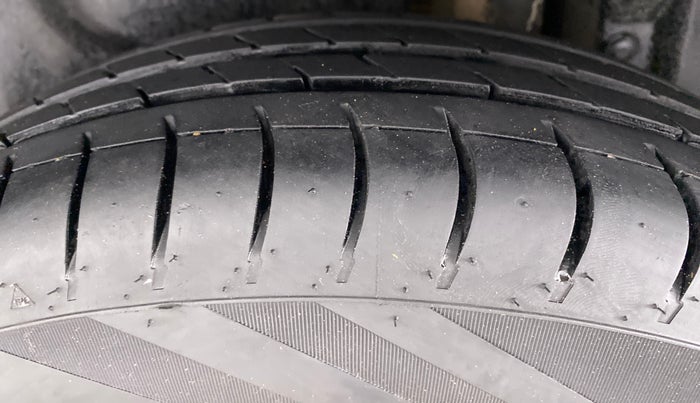 2013 Maruti Swift Dzire VXI, Petrol, Manual, 83,329 km, Left Rear Tyre Tread