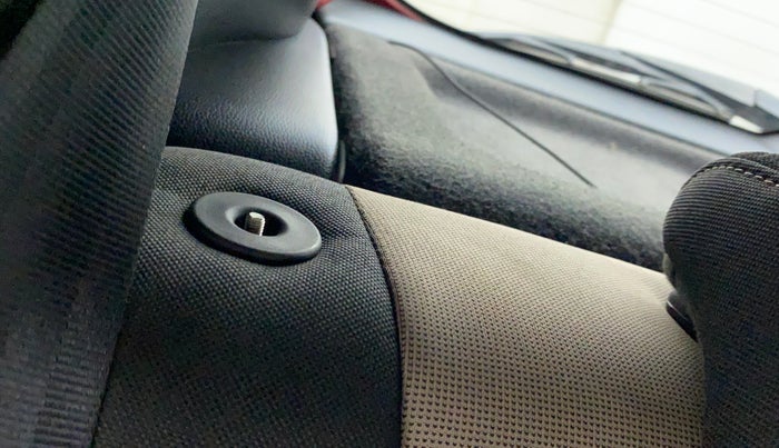 2017 Hyundai Elite i20 ASTA 1.2, Petrol, Manual, 66,568 km, Second-row right seat - Folding lever not working