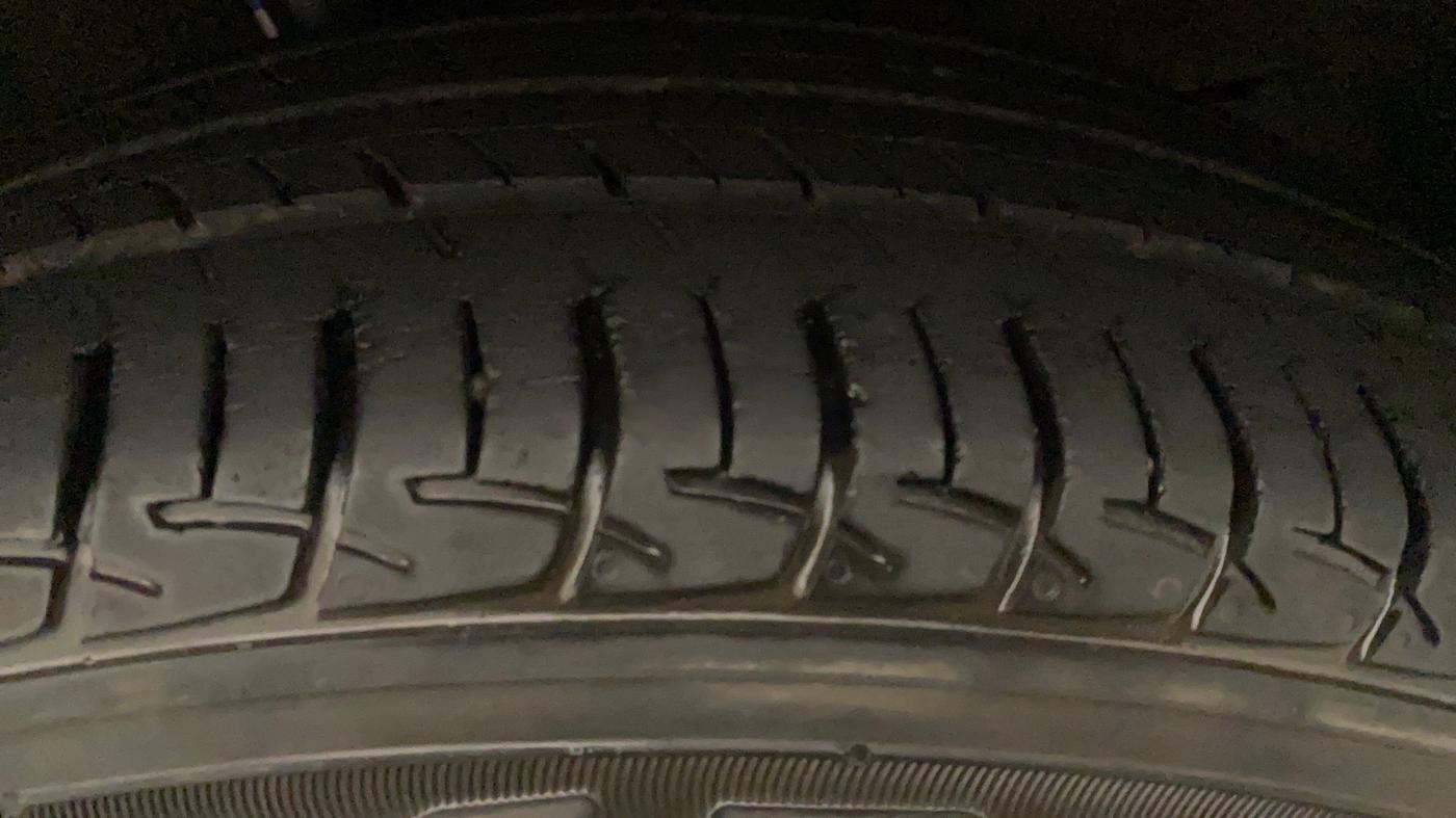 2017 Maruti Baleno DELTA CVT PETROL 1.2, Petrol, Automatic, 59,086 km, Left Front Tyre Tread
