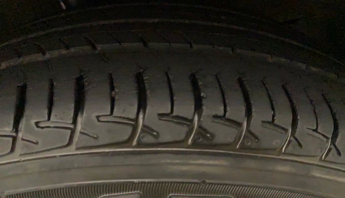 2017 Maruti Baleno DELTA CVT PETROL 1.2, Petrol, Automatic, 59,086 km, Left Front Tyre Tread