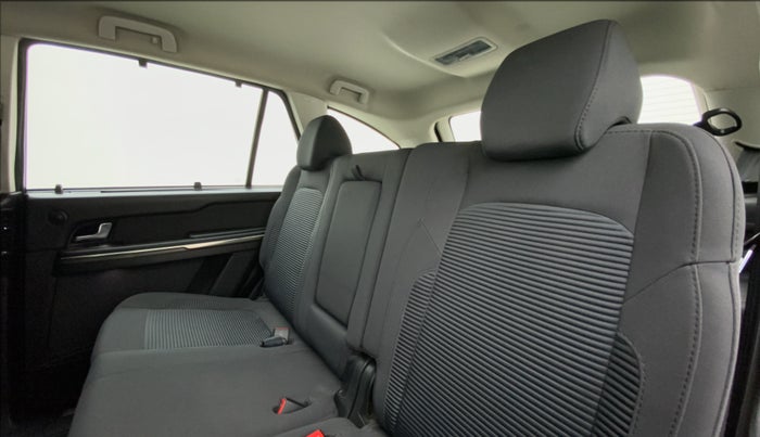 2017 Tata Hexa Varicor 400 XM, Diesel, Manual, 84,425 km, Right Side Rear Door Cabin