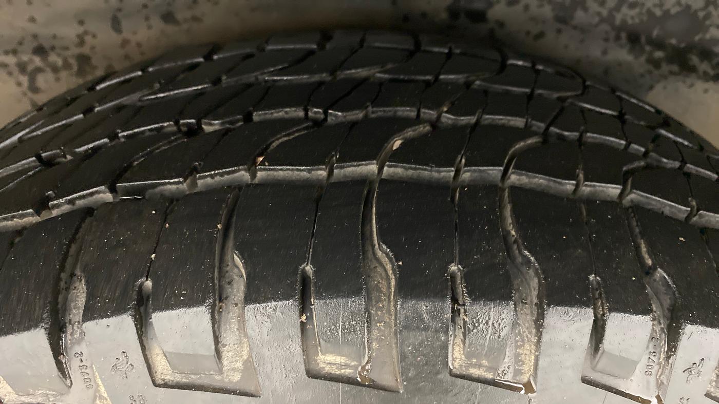 2017 Tata Hexa Varicor 400 XM, Diesel, Manual, 84,425 km, Right Rear Tyre Tread