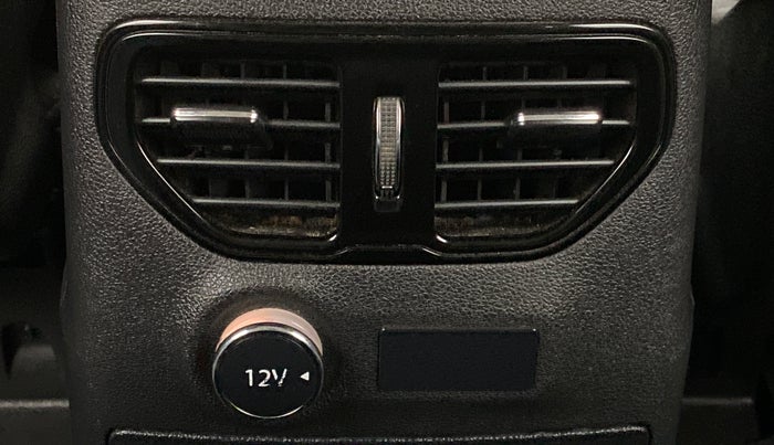 2017 Tata Hexa Varicor 400 XM, Diesel, Manual, 84,425 km, Rear AC Vents