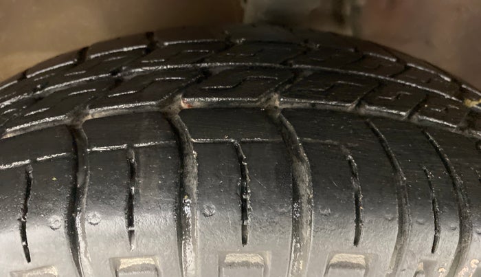 2013 Maruti Alto 800 LXI, Petrol, Manual, 43,709 km, Left Front Tyre Tread