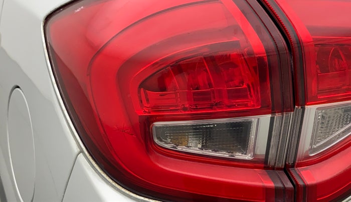 2020 Mahindra XUV300 W8 (O) 1.5 DIESEL, Diesel, Manual, 88,761 km, Left tail light - Minor damage