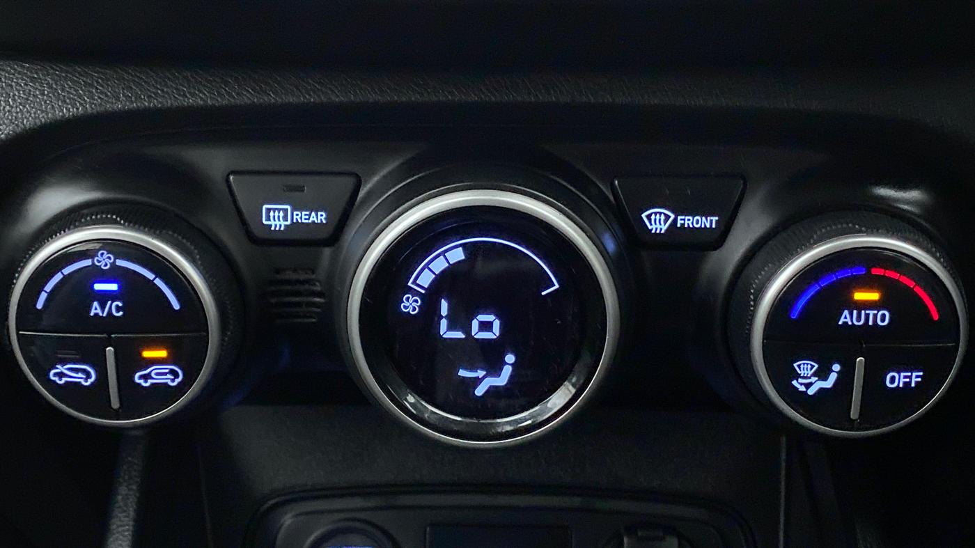 2021 Hyundai VENUE S Plus MT 1.2 Kappa, Petrol, Manual, 9,991 km, Automatic Climate Control
