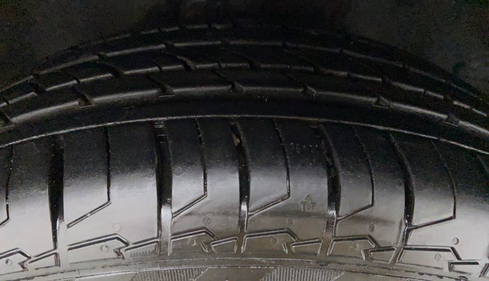 2009 Toyota Corolla Altis VL AT, Petrol, Automatic, 54,351 km, Right Front Tyre Tread