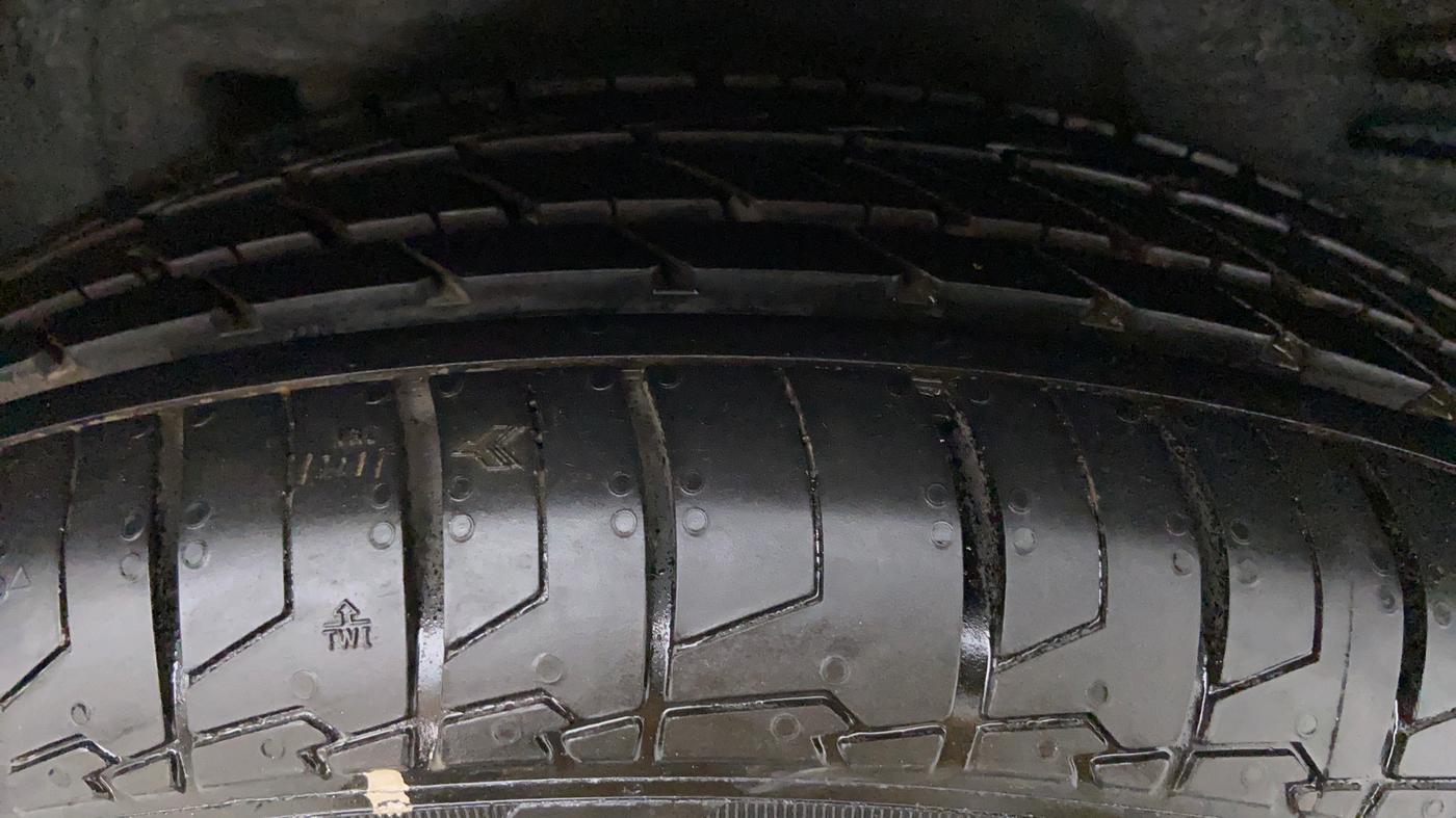 2009 Toyota Corolla Altis VL AT, Petrol, Automatic, 54,351 km, Left Rear Tyre Tread