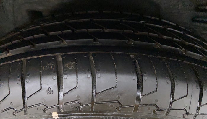 2009 Toyota Corolla Altis VL AT, Petrol, Automatic, 54,351 km, Left Rear Tyre Tread