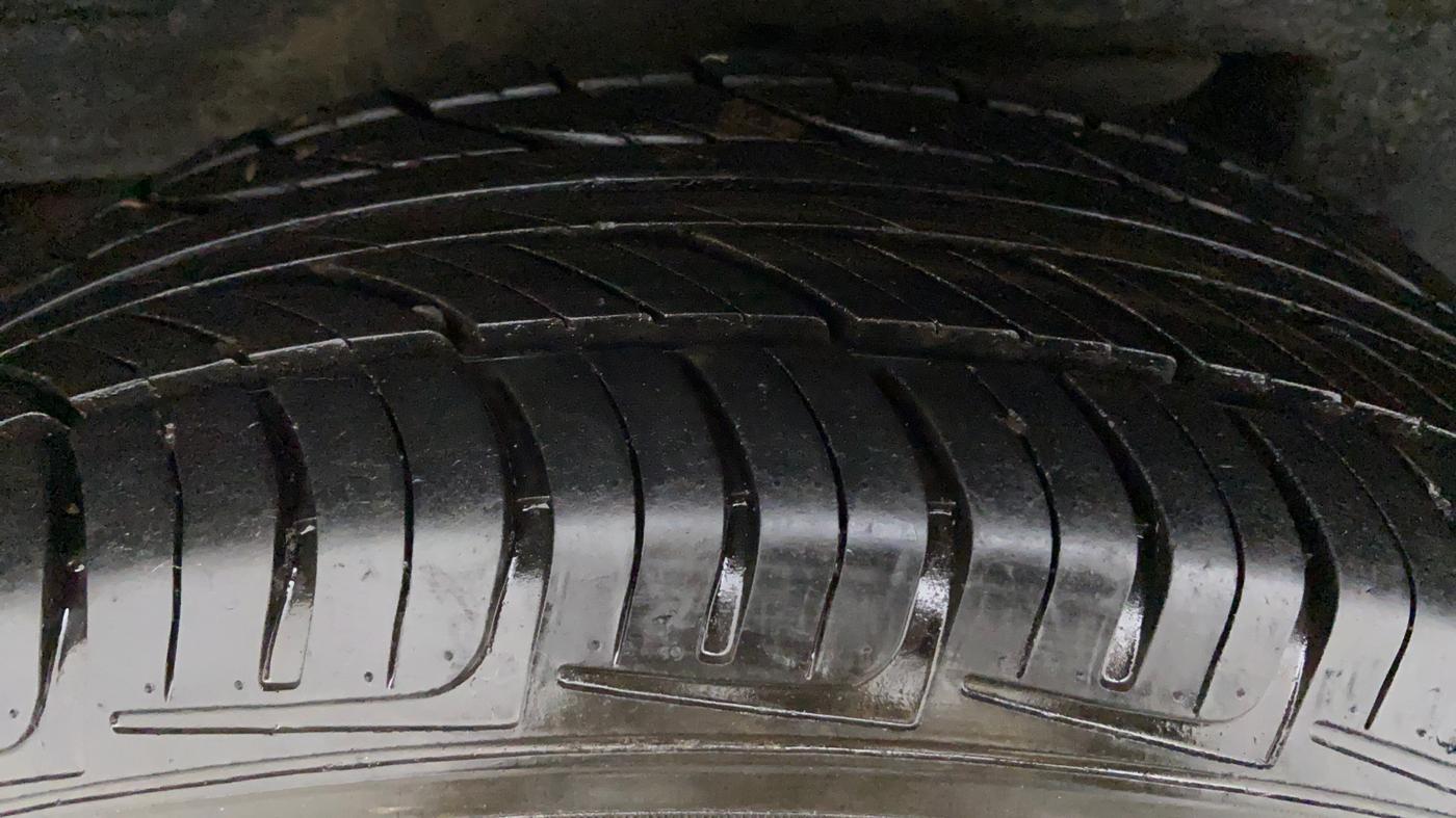 2009 Toyota Corolla Altis VL AT, Petrol, Automatic, 54,351 km, Right Rear Tyre Tread