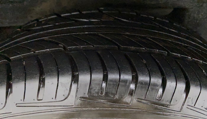 2009 Toyota Corolla Altis VL AT, Petrol, Automatic, 54,351 km, Right Rear Tyre Tread
