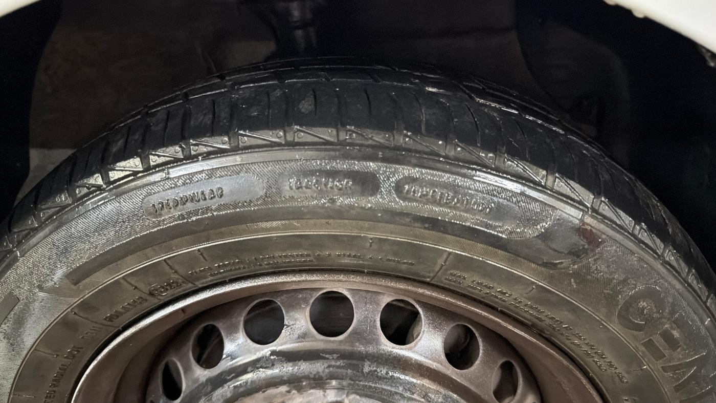 2021 Hyundai AURA S 1.2 CNG, CNG, Manual, 64,384 km, Right Front Tyre Tread