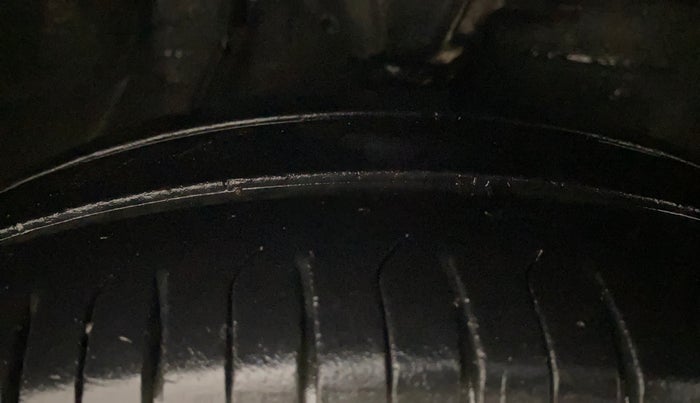 2013 Hyundai i10 SPORTZ 1.2 AT, Petrol, Automatic, 67,510 km, Right Front Tyre Tread