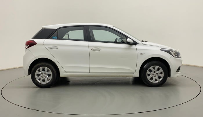 2015 Hyundai Elite i20 MAGNA 1.2, Petrol, Manual, 8,301 km, Right Side View