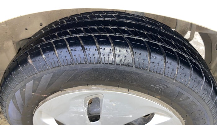 2016 Maruti Celerio ZXI, Petrol, Manual, 30,056 km, Left Rear Tyre Tread