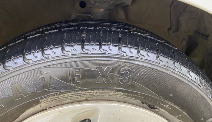 2016 Maruti Celerio ZXI, Petrol, Manual, 30,056 km, Right Front Tyre Tread