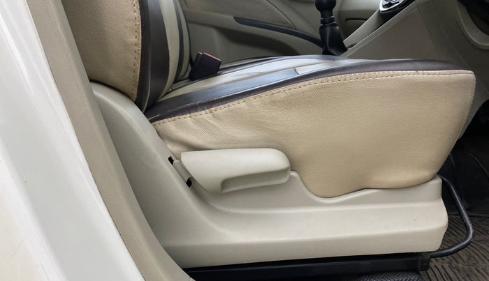 2016 Maruti Celerio ZXI, Petrol, Manual, 30,056 km, Driver Side Adjustment Panel