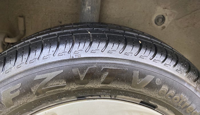 2016 Maruti Celerio ZXI, Petrol, Manual, 30,056 km, Right Rear Tyre Tread