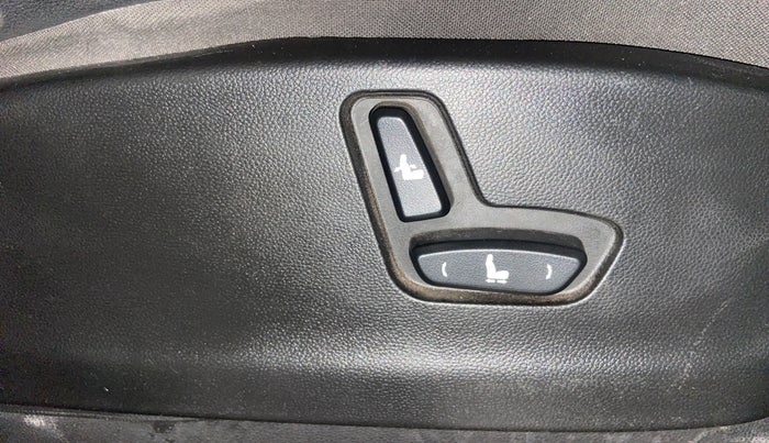 2019 MG HECTOR SHARP HYBRID 1.5 PETROL, Petrol, Manual, 77,872 km, Driver Side Adjustment Panel