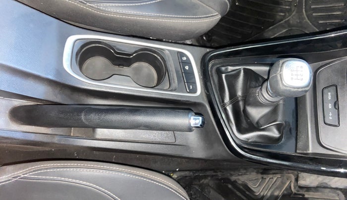 2019 MG HECTOR SHARP HYBRID 1.5 PETROL, Petrol, Manual, 77,872 km, Gear Lever