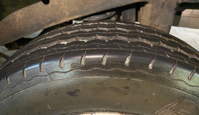 2019 Maruti Eeco 5 STR WITH A/C+HTR, CNG, Manual, 44,088 km, Left Rear Tyre Tread