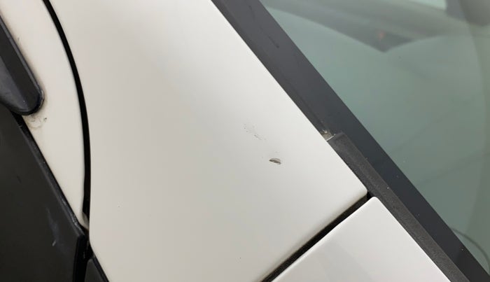 2014 Maruti Ertiga VXI, Petrol, Manual, 88,303 km, Right A pillar - Minor scratches