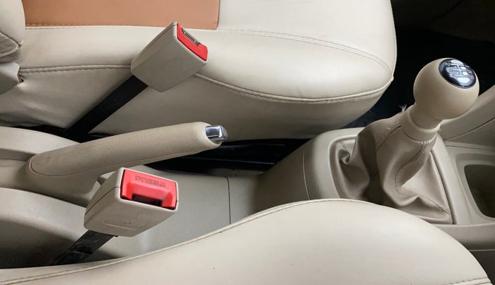 2014 Maruti Ertiga VXI, Petrol, Manual, 88,303 km, Gear Lever