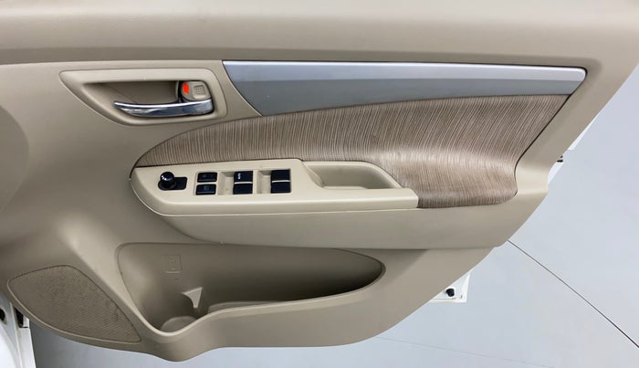 2014 Maruti Ertiga VXI, Petrol, Manual, 88,303 km, Driver Side Door Panels Control