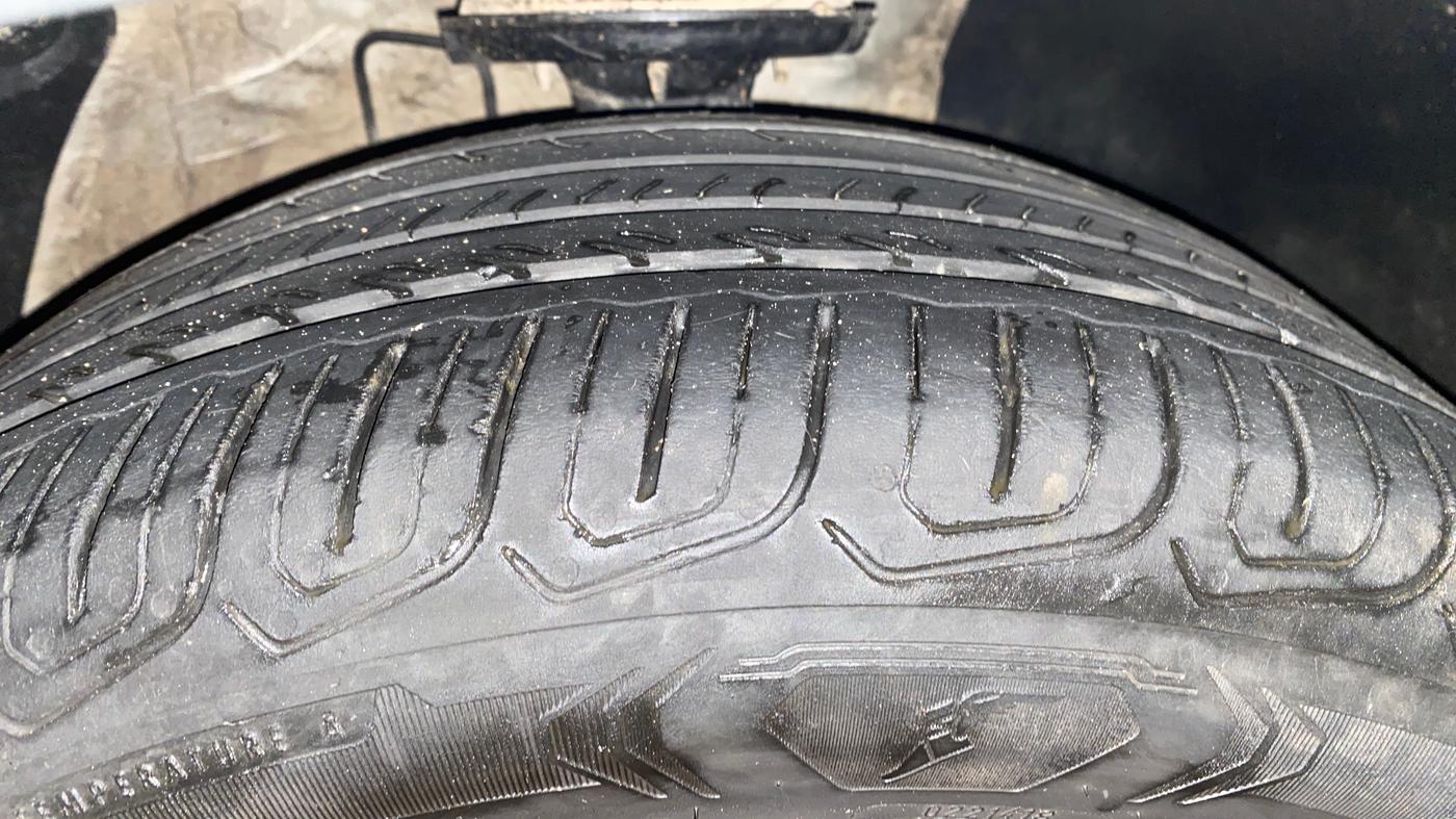 2022 MG ASTOR SUPER EX 1.5 MT, Petrol, Manual, 42,227 km, Right Front Tyre Tread