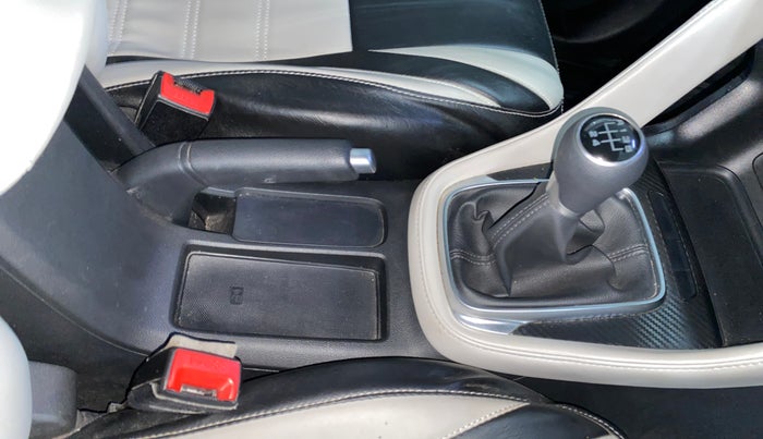 2022 MG ASTOR SUPER EX 1.5 MT, Petrol, Manual, 42,227 km, Gear Lever