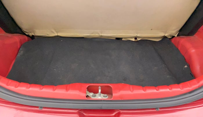 2017 Hyundai Eon ERA PLUS (O), Petrol, Manual, 20,765 km, Boot Inside