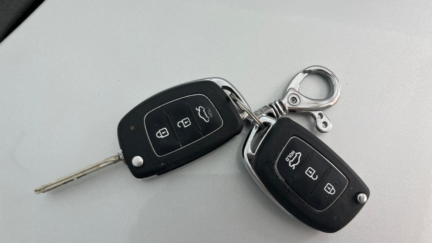 2016 Hyundai Verna 1.6 VTVT SX AT, Petrol, Automatic, 65,239 km, Key Close Up