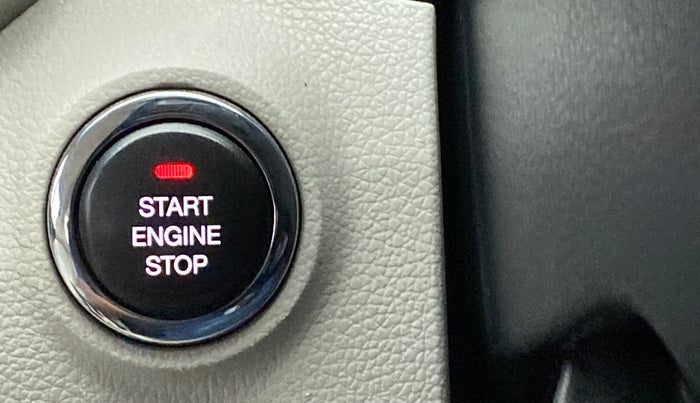 2020 Mahindra XUV300 W8 (O) 1.5 DIESEL, Diesel, Manual, 89,422 km, Keyless Start/ Stop Button